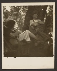 [Florence och maken i skogen]