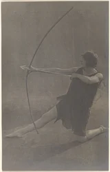 [Knäböjande bågskytt]