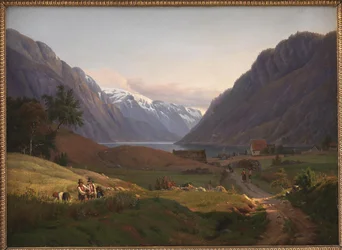 Utsikt över Odda vid Sørfjorden i Hardanger, Norge. Morgonljus