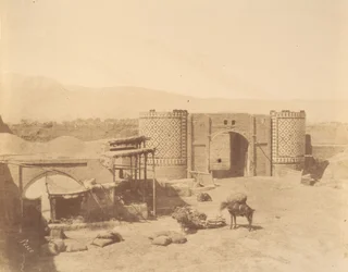 [Gate of Government, Teheran, Iran], 1840-60-talen.