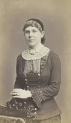 Utan titel porträtt av sittande kvinna, 186581.