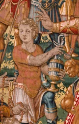Stiftsmuseet. Flamländsk gobeläng. Bryssel. Atelier François Geubels. Serien Berättelsen om Gideon. Israeliterna överlämnar sin del av bytet till Gideon. Siden och ull. Testamentsgåva från biskopen.