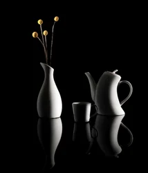 Elegant stilleben med spegelbild