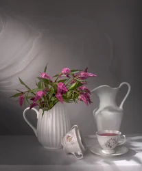 Eleganta blommor till tebjudningen