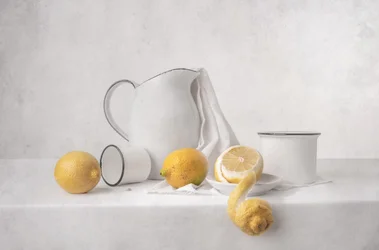 Stilleben med färska citroner