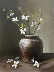 Rustik vas med vita blommor
