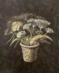 Korg med vilda blommor i rustik stil
