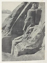 Ibsamboul, Colosse Oriental Du Spéos De Phrè, Vu De Profil; Nubie, plansch 104 från albumet "Egypte, Nubie, Palestine et Syrie" (1852)