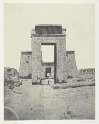 Karnak, Propylone från Temple of Khons, Thebe, 184951, tryckt 1852.