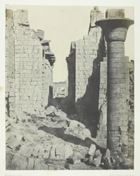 Karnakpalatset, Bubastiternas domstol och huvudingången till Hypostyle Hall, Thebe, 184951.