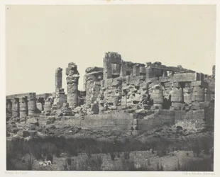 Palatset i Karnak, hypostylsalen, fotograferad från nordöstra hörnet; Thebe, plansch 34 ur albumet "Egypten, Nubien, Palestina och Syrien" (1852)