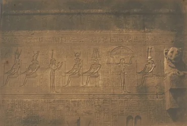 Sniderier på den bakre fasaden av det stora templet i Dendera Tentyris, 1849-50.