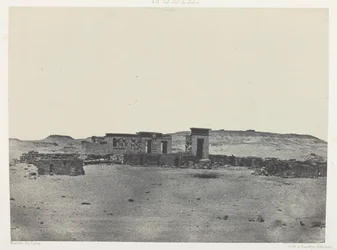 Temple and Village of Débôd, Parembole de l