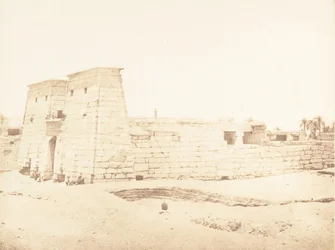 Allmän bild av Khons tempel i Karnac, Thebe, 1849-50.