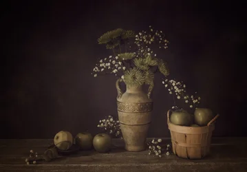 Stilleben med grönt äpple