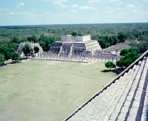 Pre-columbiansk civilisation: utsikt över platsen för Chichen Itza i Yucatan-regionen. Mayacivilisation, klassisk period och Maya renässans, 750-1200 e.Kr. Mexiko