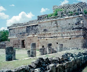 Pre-columbiansk civilisation: utsikt över platsen för Chichen Itza i Yucatan-regionen. Mayacivilisation, klassisk period och Maya renässans, 750-1200 e.Kr. Mexiko