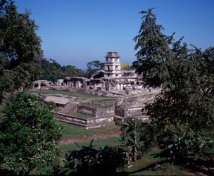Pre-columbiansk civilisation: utsikt över platsen för Palenque i Chiapas klassisk mayaperiod
