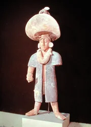 Stående maskulin figur, från kyrkogården på Isle of Jaina, Campeche State, 700-1000-talet (polykrom terrakotta)