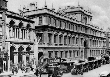 Burlington Arcade-ingång och Royal Academys hus, Piccadilly, 1926-1927.