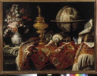 Vas med blommor, astralklot, böcker och guldslöjd på en matta. Målning av Meiffren Conte (eller greve) (1630-1705) Obligatoriskt omnämnande: Collection fondation regards de Provence, Marseille (cm 92x121)