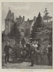 Drottningens besök hos kejsarinnan Fredrik på Friedrichshof, Hennes Majestät planterar ett träd på slottsområdet