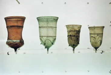 Urval av frankiska glas, 300-500-talet (glas)