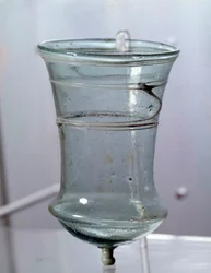 Merovingisk konst: glas. Gallien, 6:e århundradet. Nationella arkeologiska museet i Saint-Germain-en-Laye