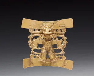 Figurhänge med djurhuvud, ca. 1000-1550 (gjutet guld)