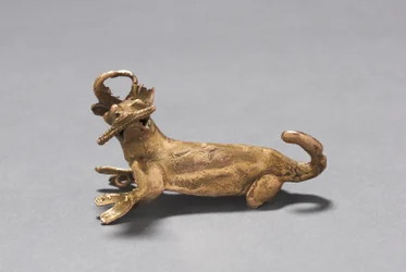 Hänge för rådjur som äter majs, ca. 1000-1550 (gjutet guld)