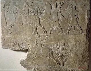 Mesopotamien: Ryttare från den assyriska armén. Lågrelief i alabaster från kung Ashurbanipals (eller Ashurbanipals) palats (668-627 f.Kr.). Från Nineve. Paris, Louvren