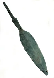 Mesopotamien: kolossalt spjut med inskription i «Lugal, kung av Kishs» namn. Arkaisk dynasti. 2600 f.Kr. Från Tellos webbplats. Sun 0,13 x 0,85 m, Paris, Musée du Louvre