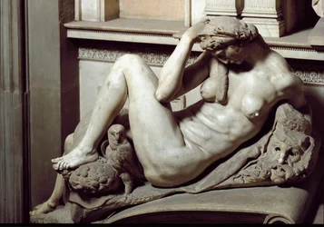 Allegori om natten. Giuliano de Medicis mausoleum. Skulptur i marmor