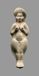 Kvinnofigur, mellanelamit, ca 1500–1100 f.Kr. (keramik)
