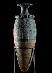 Minoisk konst: rhyton eller rython, en kultvas av grön sten. Från Zakros, Kreta. Heraklions arkeologiska museum
