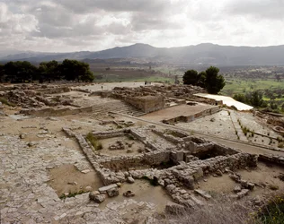 Utsikt över ruinerna av Phaistos, 2700-1200 f.Kr