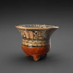 Stativskål med gudar och kalendertecken, 900-1519 AD (lergods med slip)