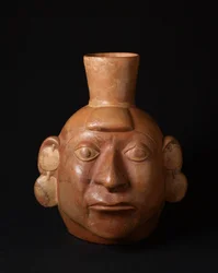 Porträttkärl, tidig mellanperiod, ca 200-700 (keramik)