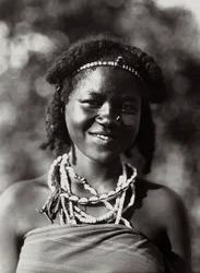 Building an Empire i den fascistiska tidsåldern: Cunama girl, 09/05/1936 (s/v foto)