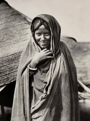 Att bygga ett imperium i den fascistiska tidsåldern: en kvinna från Habab-stammen, 1936-05-09 (s/v foto)