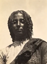 Bygga ett imperium i den fascistiska tidsåldern: flicka från At Temariam-stammen, 1936-05-09 (s/v foto)