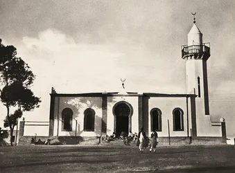 Att bygga ett imperium i den fascistiska tidsåldern: moskén i Asmara, 1936-05-09 (s/v foto)
