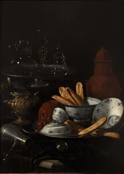 Stilleben med blått och porslin och rostat bröd