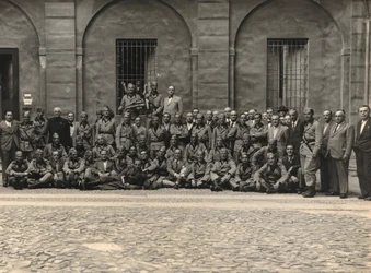 Album "MVSN- Blackshirts": Volunteer Militia in the War of Departure for Africa (s/v foto)