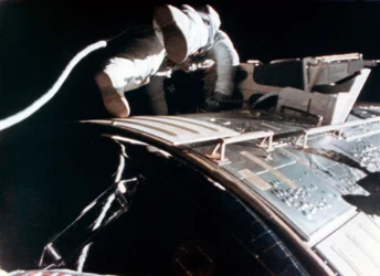 Alfred M. Worden född 1932 under månuppdraget Apollo 15, 1971.