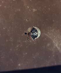 Apollo 11 kommando- och servicemoduler fotograferade från Lunar Module in Orbit, 1969.