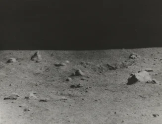 [Lunar Surface fotograferad av Surveyor V], 1967.