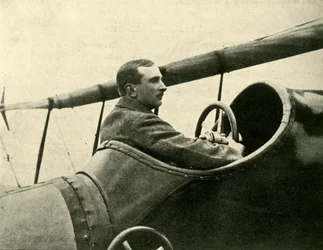 Flyglöjtnant C. H. Collet, R.N., D.S.O., c1914, c1920.
