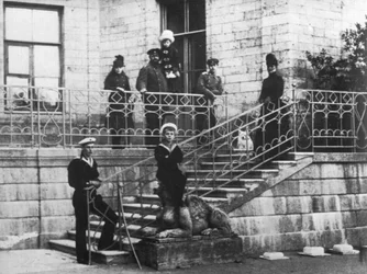 Tsar Alexander III av Ryssland med sin familj, c1886