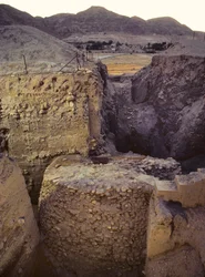 Utgrävning vid den neolitiska arkeologiska platsen Jericho